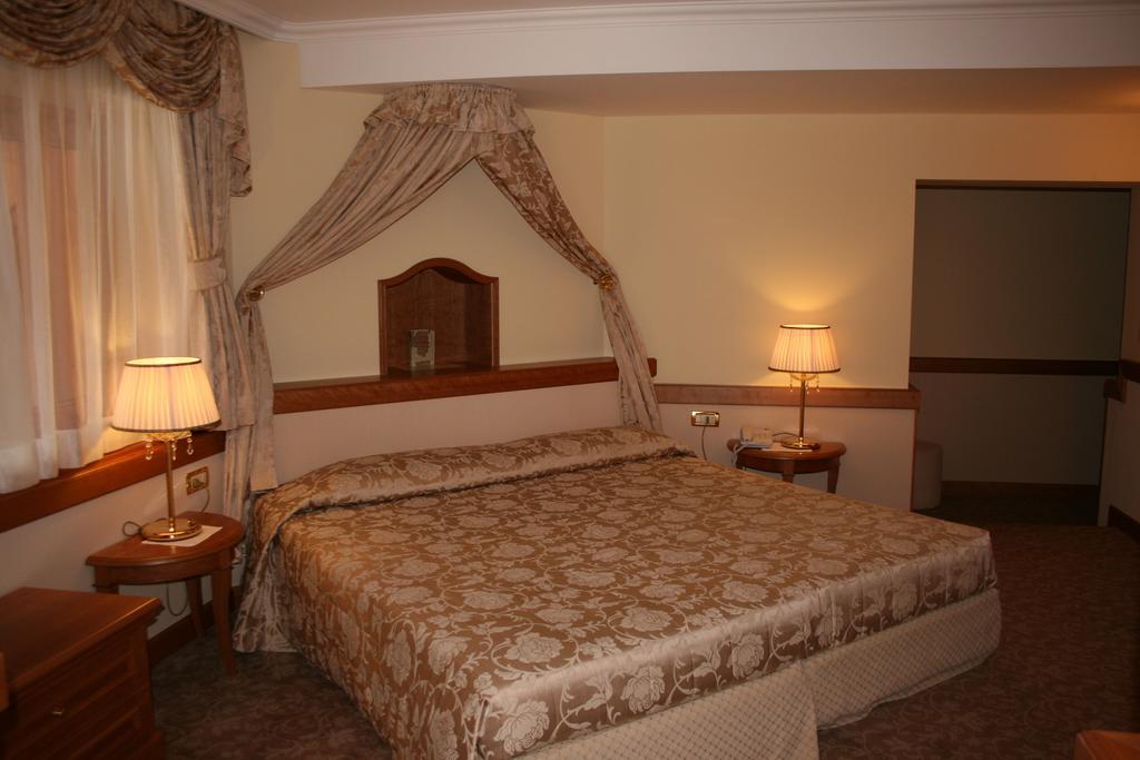 Hotel Lorenzetti