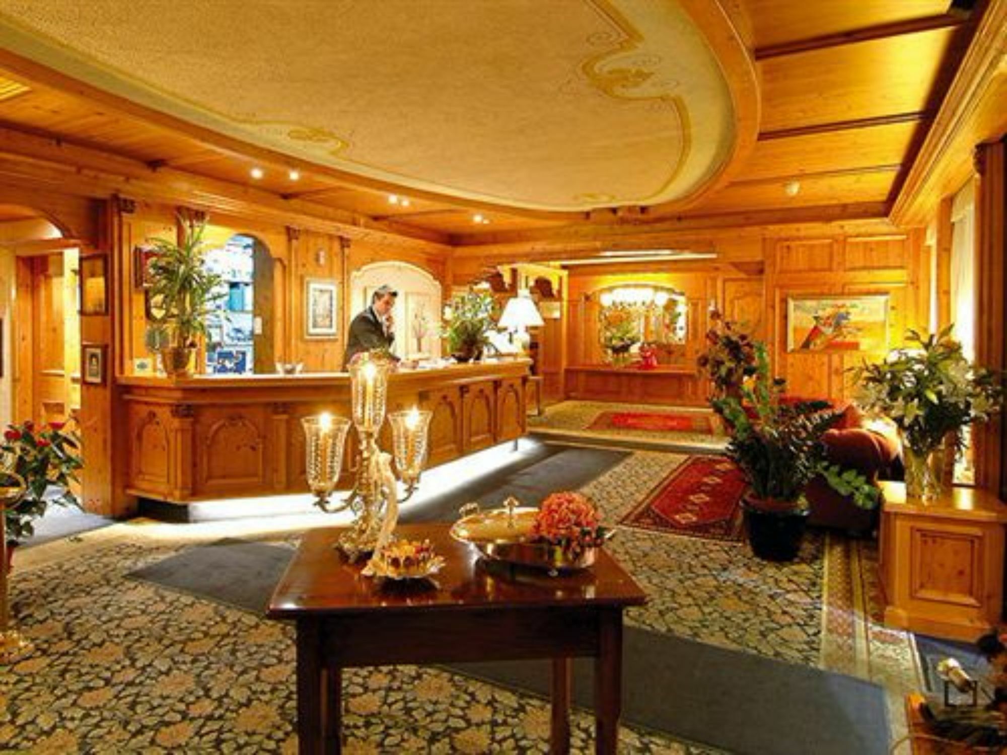Lorenzetti Hotel